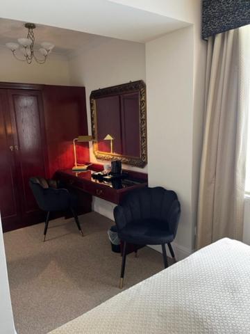 The Masons Arms Hotel 布里真德 外观 照片