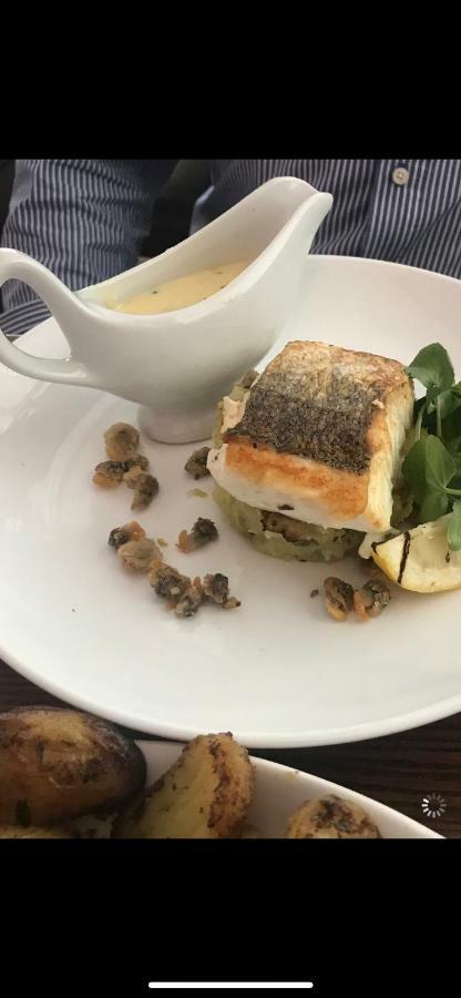 The Masons Arms Hotel 布里真德 外观 照片